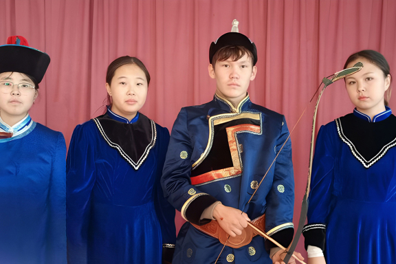 Мэргэн Агнуушан (Школьный театр "Алтан Наран", Жаргалантуйская ООШ)