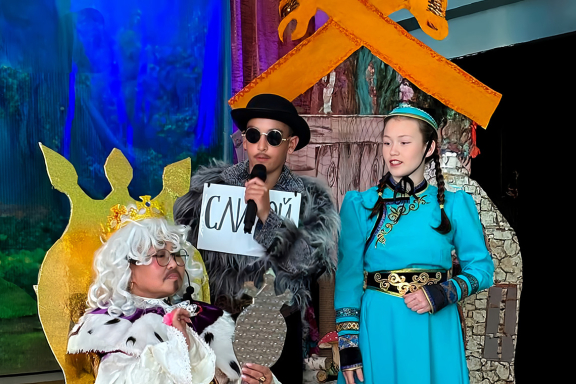 Семьей дорожить-счастливым быть! (Школьный театр "Непоседы", МБОУ "Тугнуйская СОШ")