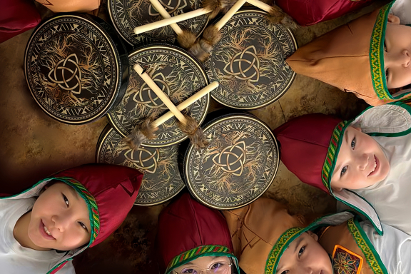 Играем в нанайские сказки (Школьный театр "Шэнэ Yе", МАОУ "Петропавловская районная гимназия")