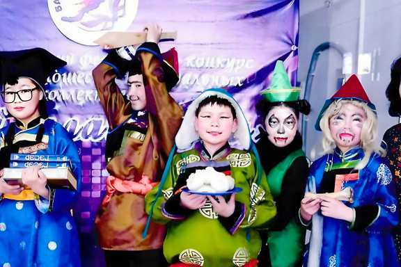 Песни Белой Лебедицы (Школьный театр "Дэнзээ", Нижне-Иволгинская СОШ)